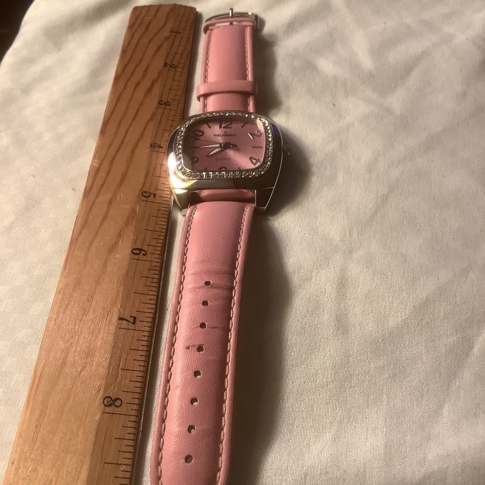 Peugot ladies large face fashionable watch